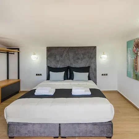 Villa Luxury Mare - With 150m Pool
