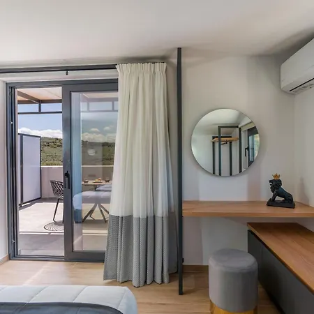 Villa Luxury Mare - With 150m Pool *