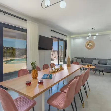 Villa Luxury Mare - With 150m Pool