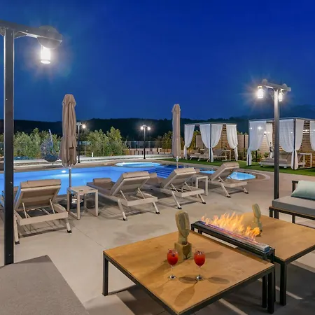 Luxury Mare - With 150m Pool Villa Roumeli