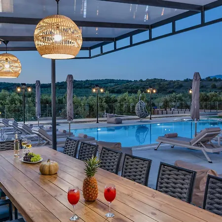 Villa Luxury Mare - With 150m Pool Roumeli