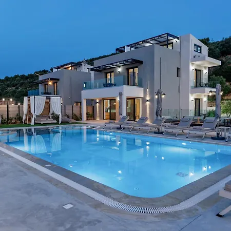 Luxury Mare - With 150m Pool Roumeli